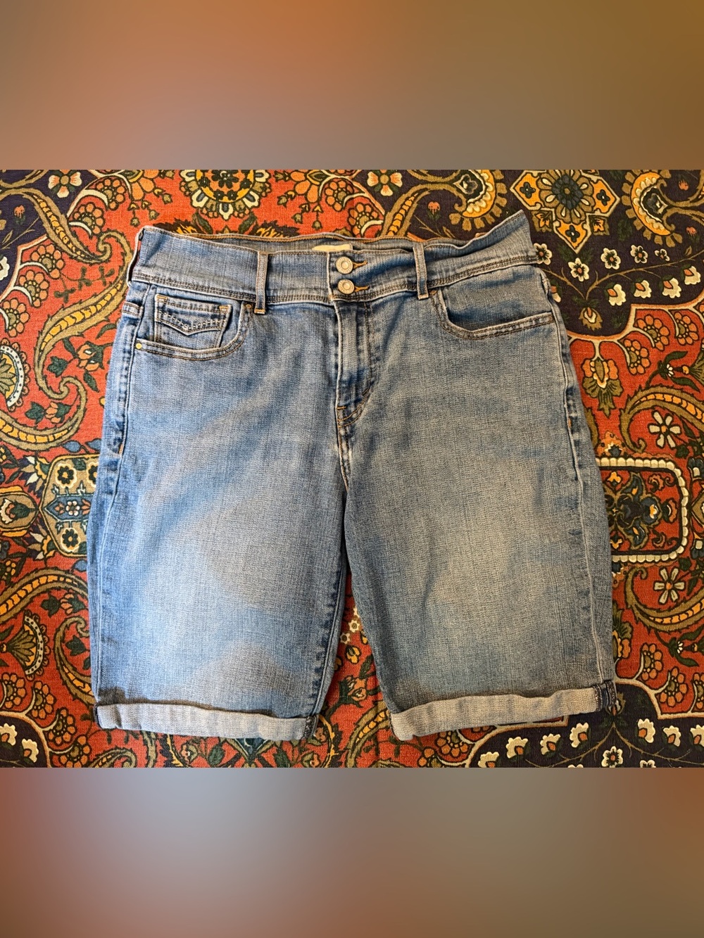 Levi’s Strauss & Co. classic Rolled-Hem Denim Shorts in Light Blue